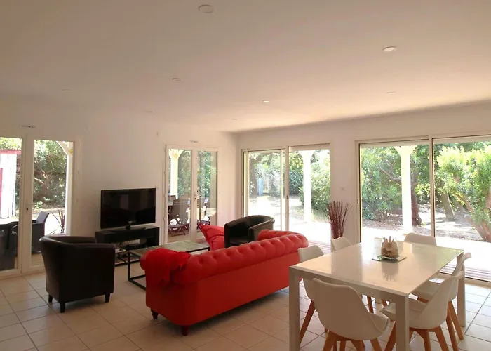 Familiale Au Cap Ferret: Face Aux Dunes, Proche Plage, Grand Jardin Et Terrasse, 10 Pers - Fr-1-736-8 Vila